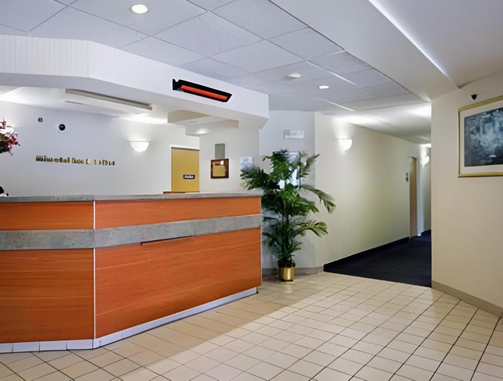 Americas Best Value Inn & Suites Racine