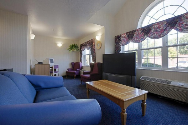 Americas Best Value Inn & Suites Racine image 1