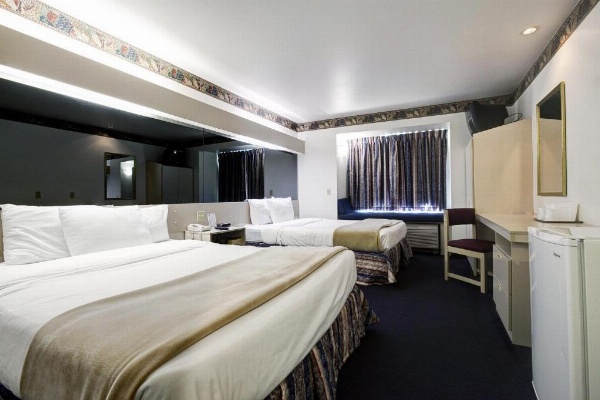 Americas Best Value Inn & Suites Racine image 12