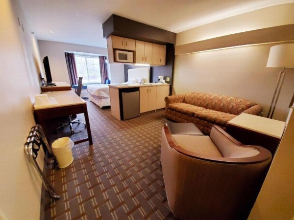 Americas Best Value Inn & Suites Racine image 24