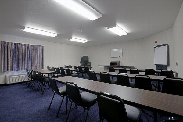 Americas Best Value Inn & Suites Racine image 7